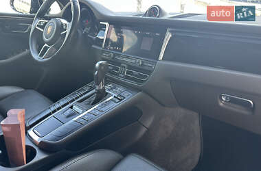 Внедорожник / Кроссовер Porsche Macan 2021 в 