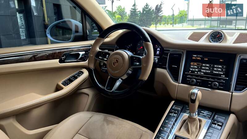 Внедорожник / Кроссовер Porsche Macan 2014 в Ивано-Франковске