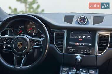Внедорожник / Кроссовер Porsche Macan 2017 в 