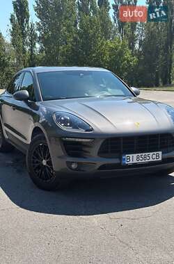 Внедорожник / Кроссовер Porsche Macan 2018 в 