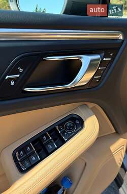 Внедорожник / Кроссовер Porsche Macan 2018 в 