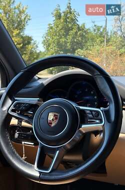 Внедорожник / Кроссовер Porsche Macan 2018 в 