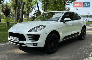 Внедорожник / Кроссовер Porsche Macan 2016 в 