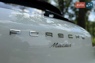 Внедорожник / Кроссовер Porsche Macan 2016 в 