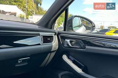 Внедорожник / Кроссовер Porsche Macan 2017 в 
