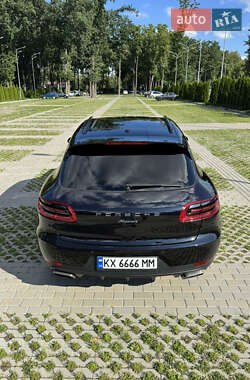 Внедорожник / Кроссовер Porsche Macan 2018 в 