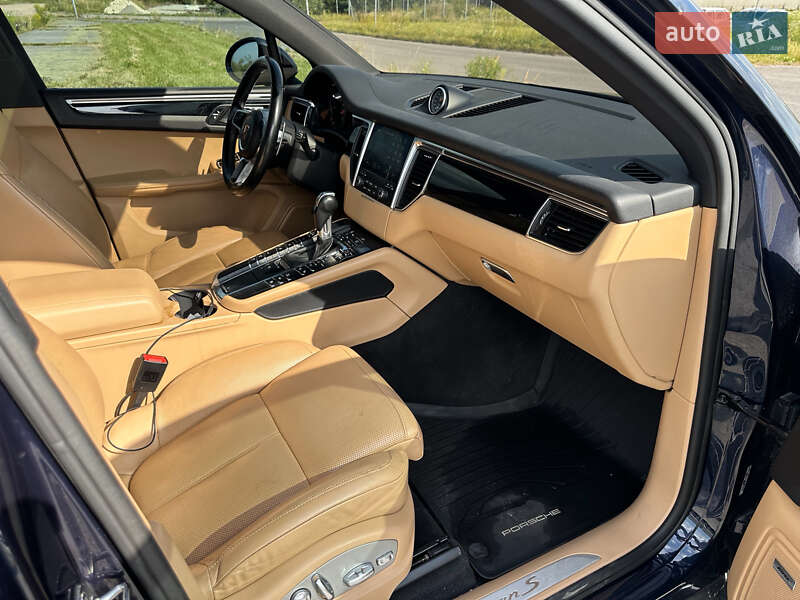 Позашляховик / Кросовер Porsche Macan 2017 в Львові фото 27 Позашляховик / Кросовер Porsche Macan 2017 в Львові