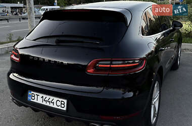 Внедорожник / Кроссовер Porsche Macan 2015 в 