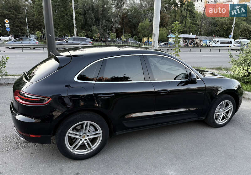 Внедорожник / Кроссовер Porsche Macan 2015 в Киеве