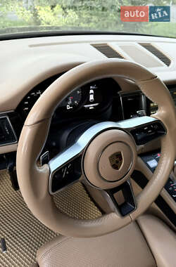 Внедорожник / Кроссовер Porsche Macan 2015 в 