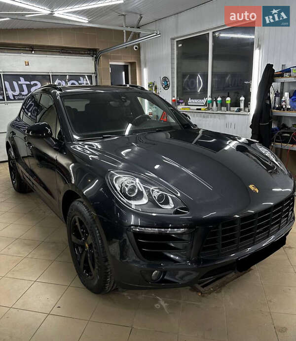 Внедорожник / Кроссовер Porsche Macan 2016 в 