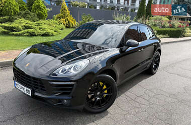 Внедорожник / Кроссовер Porsche Macan 2017 в 