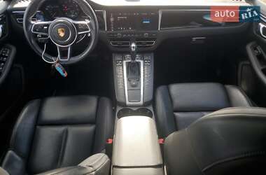 Внедорожник / Кроссовер Porsche Macan 2021 в 