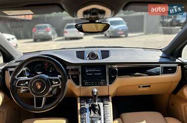 Внедорожник / Кроссовер Porsche Macan 2018 в 