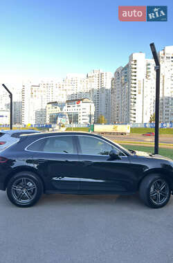Позашляховик / Кросовер Porsche Macan 2015 в 