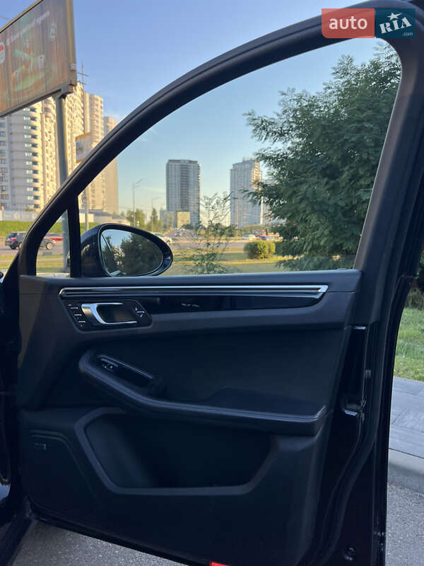 Внедорожник / Кроссовер Porsche Macan 2015 в Киеве фото 39 Внедорожник / Кроссовер Porsche Macan 2015 в Киеве