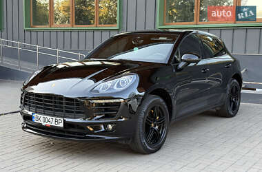 Внедорожник / Кроссовер Porsche Macan 2016 в 