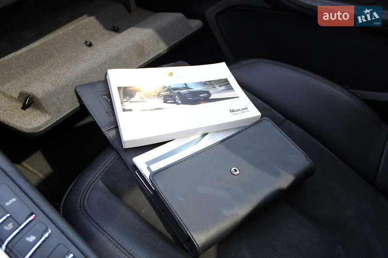 Внедорожник / Кроссовер Porsche Macan 2017 в Одессе