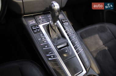Внедорожник / Кроссовер Porsche Macan 2017 в 
