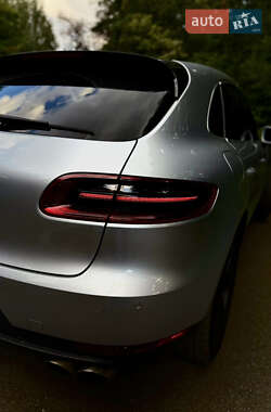Внедорожник / Кроссовер Porsche Macan 2015 в 