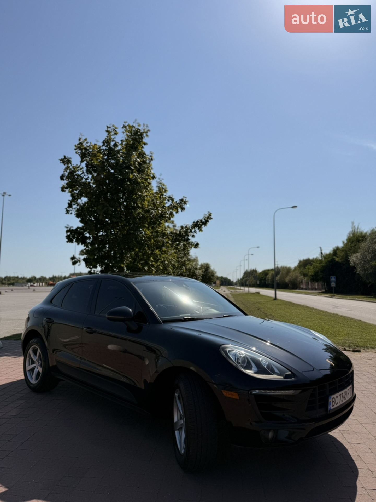 2016 Porsche Macan - мініатюра 2