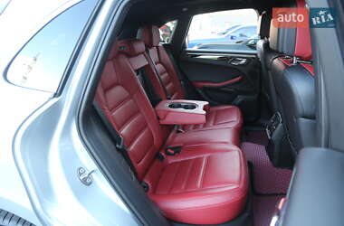 Внедорожник / Кроссовер Porsche Macan 2015 в 