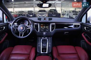 Внедорожник / Кроссовер Porsche Macan 2015 в 