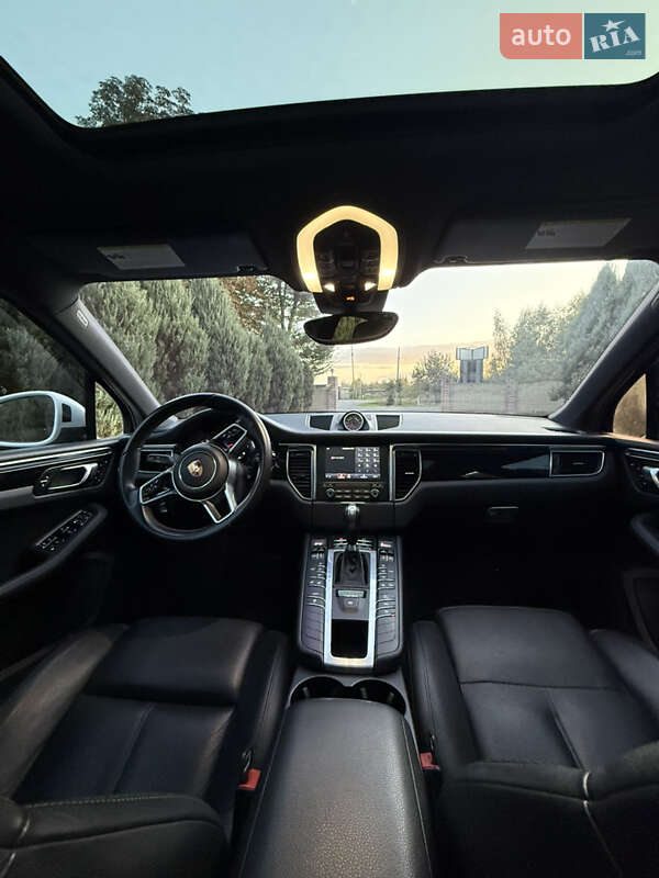 Внедорожник / Кроссовер Porsche Macan 2016 в Киеве