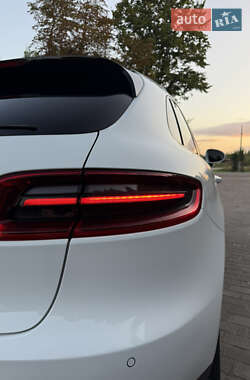 Позашляховик / Кросовер Porsche Macan 2016 в Києві