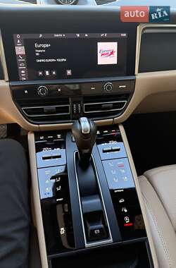 Внедорожник / Кроссовер Porsche Macan 2022 в 