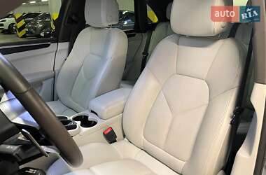 Внедорожник / Кроссовер Porsche Macan 2020 в 