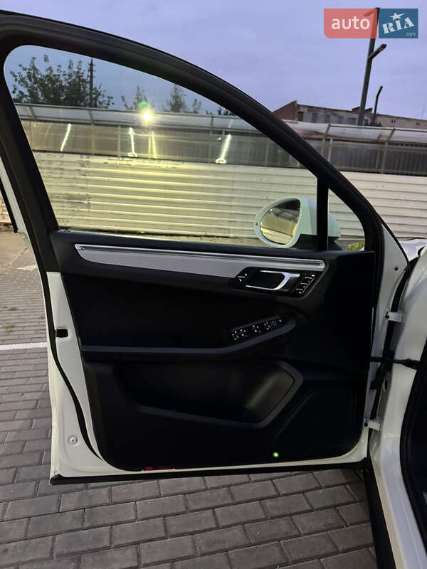 Внедорожник / Кроссовер Porsche Macan 2014 в Виннице