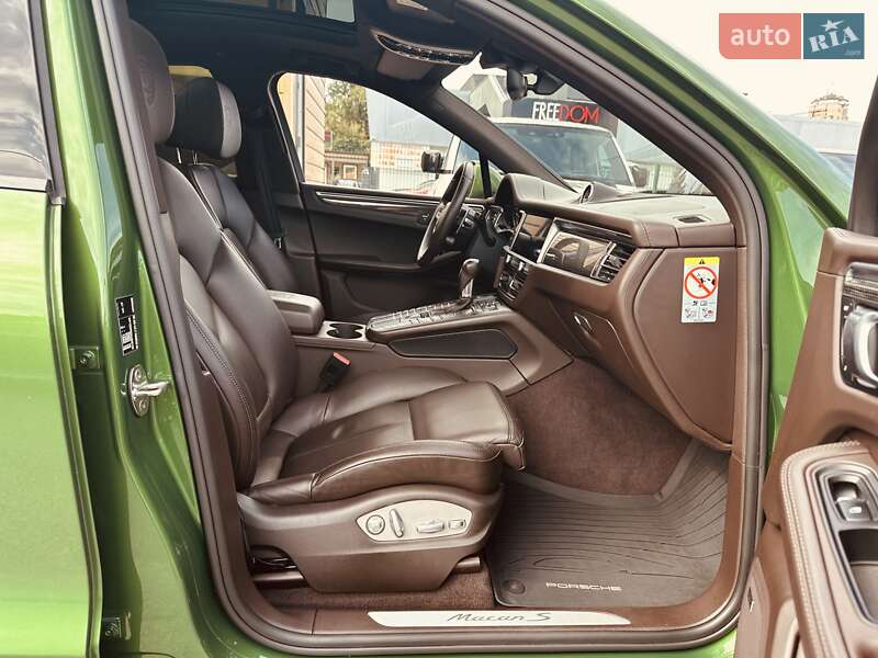 Внедорожник / Кроссовер Porsche Macan 2018 в Киеве