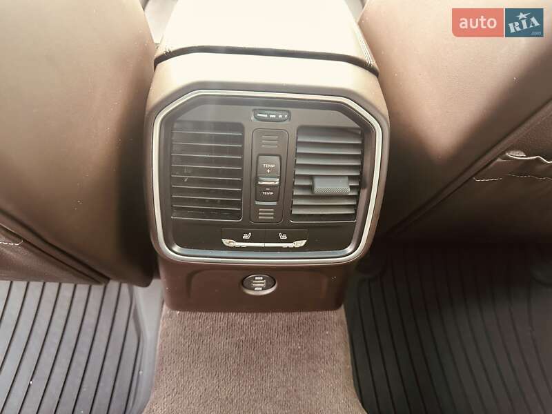 Внедорожник / Кроссовер Porsche Macan 2018 в Киеве