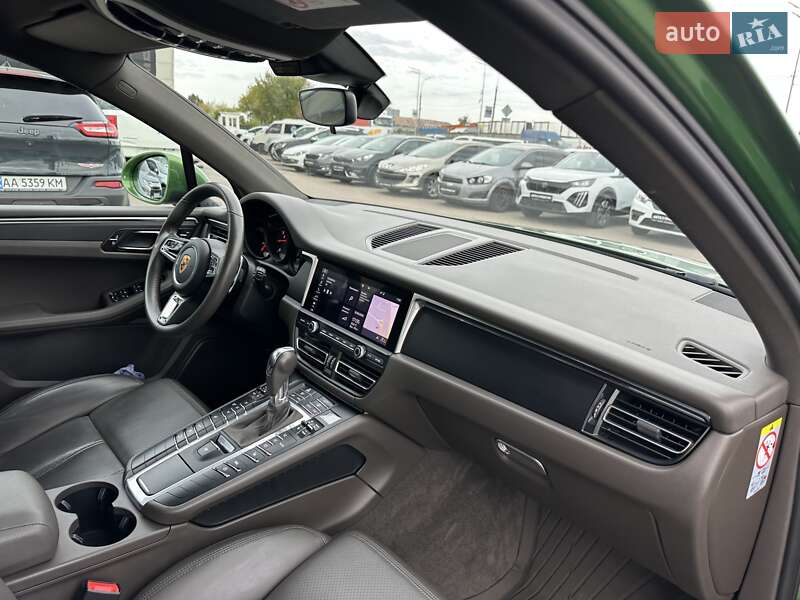 Внедорожник / Кроссовер Porsche Macan 2021 в Киеве