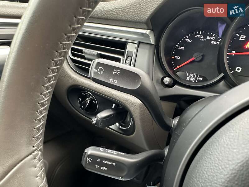 Внедорожник / Кроссовер Porsche Macan 2021 в Киеве