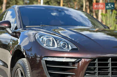 Внедорожник / Кроссовер Porsche Macan 2017 в 