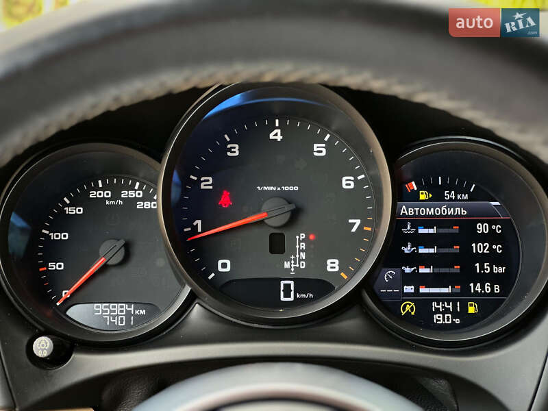 Внедорожник / Кроссовер Porsche Macan 2017 в Киеве