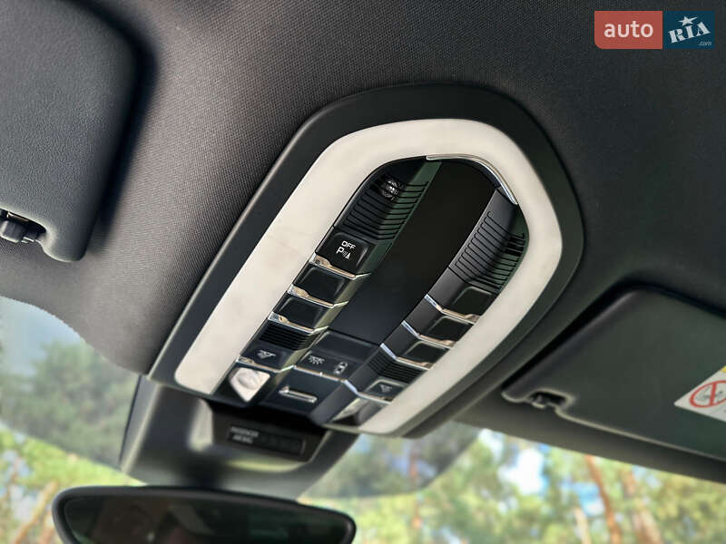 Внедорожник / Кроссовер Porsche Macan 2017 в Киеве