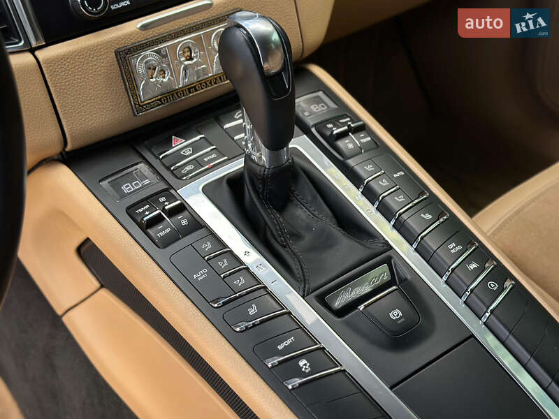 Внедорожник / Кроссовер Porsche Macan 2017 в Киеве