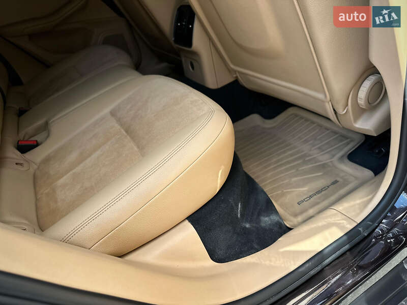 Внедорожник / Кроссовер Porsche Macan 2017 в Киеве