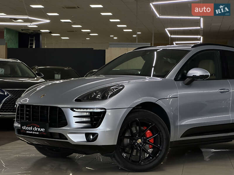 Внедорожник / Кроссовер Porsche Macan 2016 в Николаеве