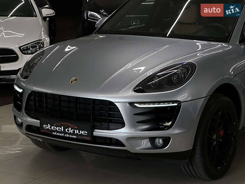 Внедорожник / Кроссовер Porsche Macan 2016 в Николаеве