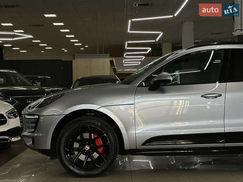 Внедорожник / Кроссовер Porsche Macan 2016 в Николаеве