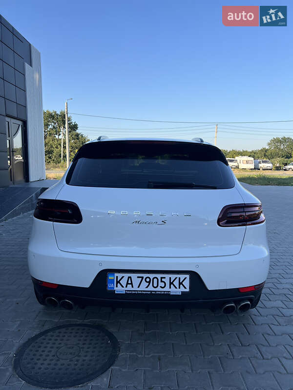 Внедорожник / Кроссовер Porsche Macan 2015 в Новоднестровске