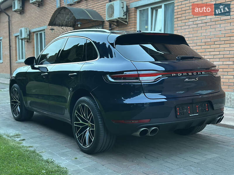 Внедорожник / Кроссовер Porsche Macan 2021 в Киеве