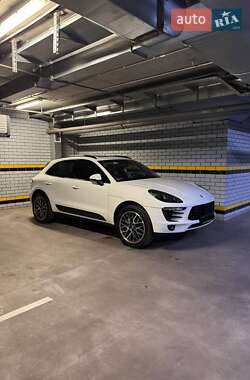 Внедорожник / Кроссовер Porsche Macan 2016 в 