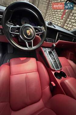 Внедорожник / Кроссовер Porsche Macan 2016 в 