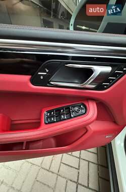 Внедорожник / Кроссовер Porsche Macan 2016 в 