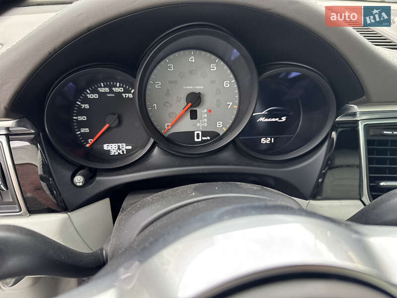 Внедорожник / Кроссовер Porsche Macan 2015 в Одессе